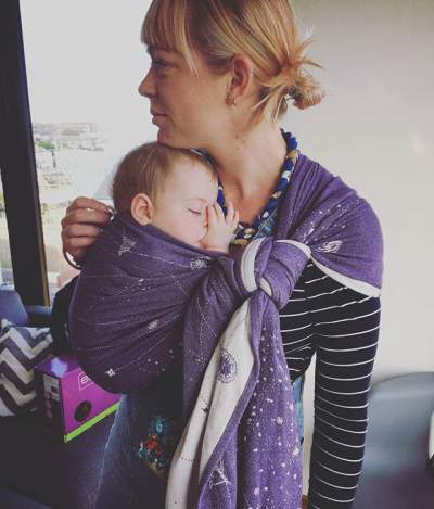 baby wrap carry
